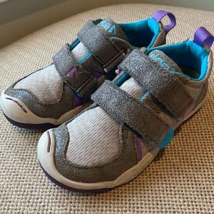 Plae sneakers - barely worn